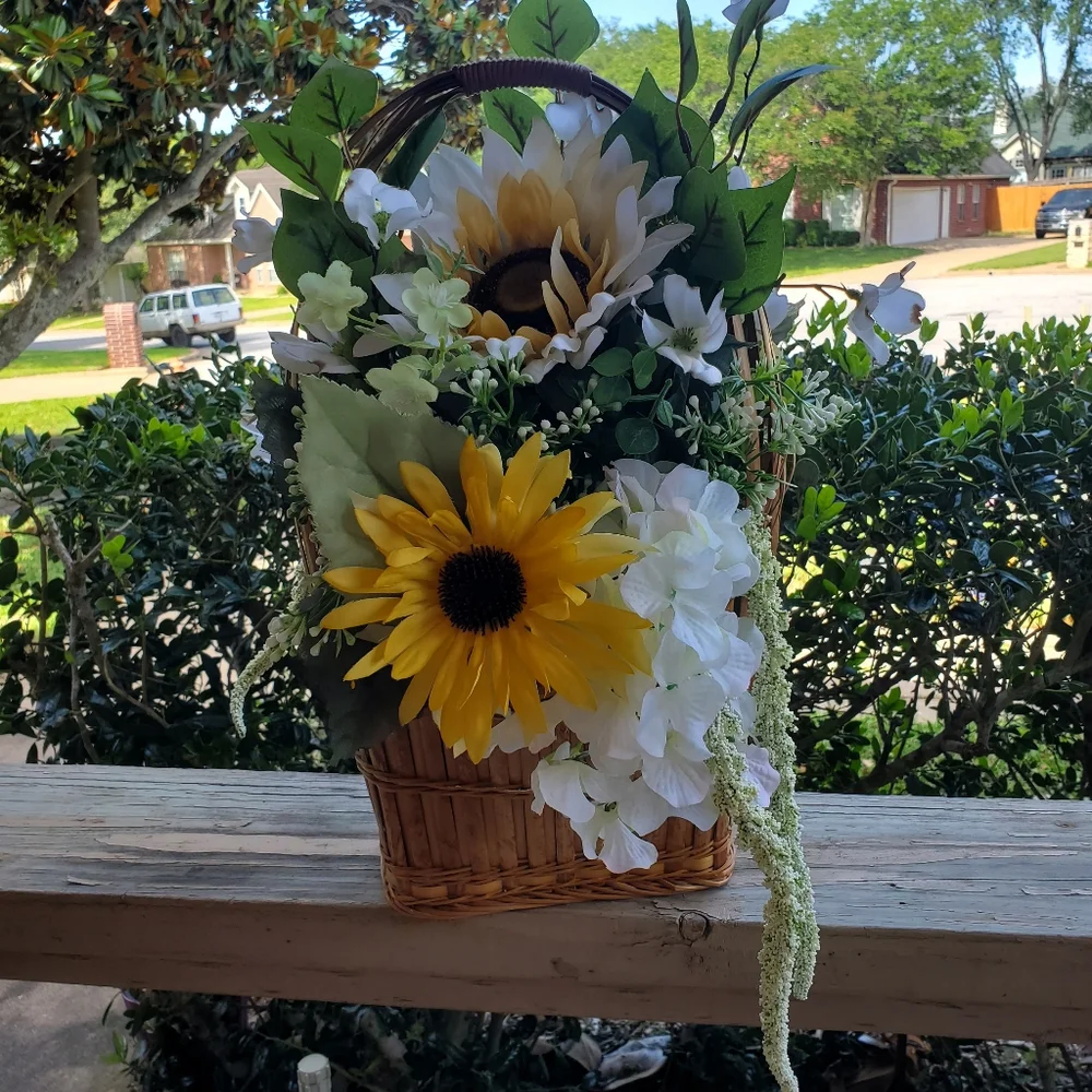 Sunflower Bouquet Basket